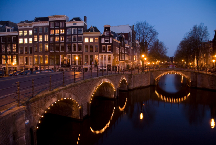 Billiga flyg till Rotterdam
<!--Destination page-->
<script>
$( document ).ready(function() {
try {
if(dataLayer[0].entryType==='newsletter' && dataLayer[0].section==='DestinationGuide.Air') {
$('#contentPageMain').find('#pageList').prependTo('#headAndContent');
$('#pageHeader1').prependTo('#headAndContent');
$('#headAndContent .back-button-contributor').css('margin-top','-35px');
}
}
catch(e) {
    console.log(e);
}

try {
if(dataLayer[0].entryType==='newsletter' && dataLayer[0].section==='DestinationGuide.Air') {
$('#mainPageImageDiv').prependTo('#leftPane').append('<br /><br />');



}
}
catch(e) {
    console.log(e);
}

});

var extraProductsTimeout =  setInterval(function(){
	if($('.holidayDealsListView') !== null && $('.holidayDealsListView').length > 0) {
		$('.raligntxt.holidayPrice').find('.right').css('font-size','20px');
		$('.right.pr4').find('.b-button').addClass('eti-button').css('font-size','14px').css('padding-top','5px');
		clearInterval(extraProductsTimeout);
	}
},500);
</script>